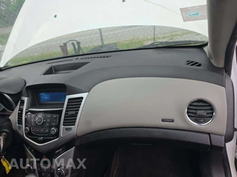 2013 Chevrolet Cruze LS 1SB – miniatura 18