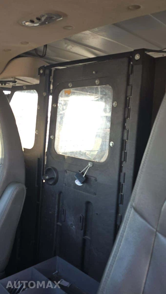 2013 Chevrolet Express 1500 Cargo Van 1WT 135.0" WB – miniatura 17