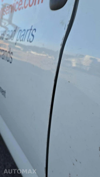 2013 Chevrolet Express 1500 Cargo Van 1WT 135.0" WB – miniatura 26