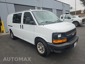 2013 Chevrolet Express 1500 Cargo Van 1WT 135.0" WB - miniatura 3