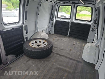 2013 Chevrolet Express 1500 Cargo Van 1WT 135.0" WB – miniatura 10