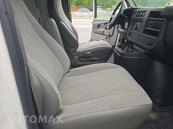 2013 Chevrolet Express 1500 Cargo Van 1WT 135.0" WB – miniatura 15