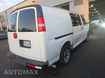 2013 Chevrolet Express 1500 Cargo Van 1WT 135.0" WB - miniatura 4