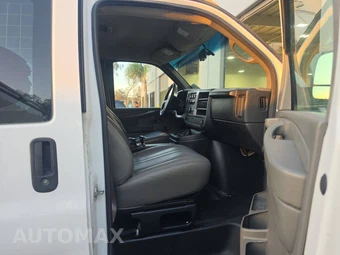 2013 Chevrolet Express 1500 Cargo Van 1WT 135.0" WB - miniatura 8
