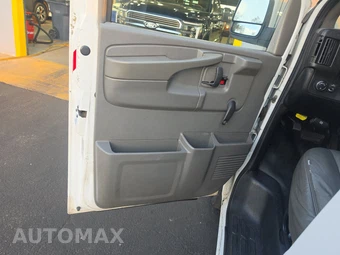 2013 Chevrolet Express 1500 Cargo Van 1WT 135.0" WB - miniatura 9