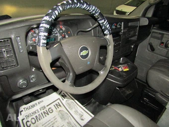 2013 Chevrolet Express 1500 Cargo Van 1WT 135.0" WB – miniatura 9