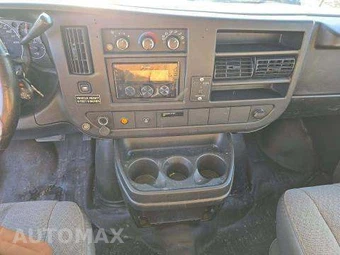 2013 Chevrolet Express 1500 Cargo Van 1WT – miniatura 10