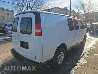 2013 Chevrolet Express 1500 Cargo Van 1WT – miniatura 3