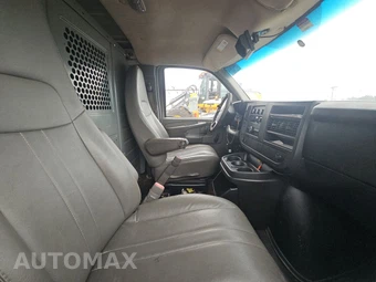 2013 Chevrolet Express 2500 Cargo Van 1WT 135.0" WB - miniatura 8