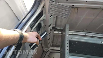 2013 Chevrolet Express 2500 Cargo Van 1WT 135.0" WB - miniatura 34