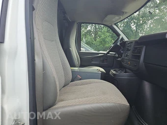 2013 Chevrolet Express 2500 Cargo Van 1WT 135.0" WB - miniatura 8