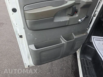 2013 Chevrolet Express 2500 Cargo Van 1WT 135.0" WB – miniatura 9