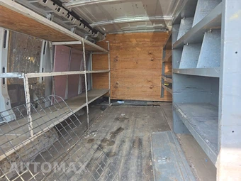 2013 Chevrolet Express 2500 Cargo Van 1WT 135.0" WB – miniatura 16