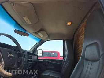 2013 Chevrolet Express 2500 Cargo Van 1WT 135.0" WB – miniatura 17