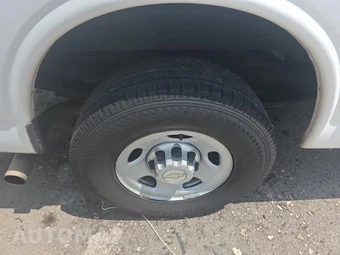2013 Chevrolet Express 2500 Cargo Van 1WT 135.0" WB – miniatura 10