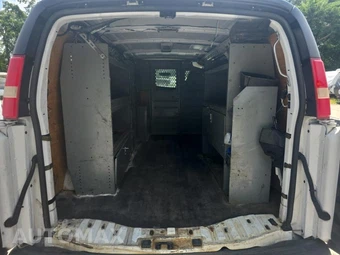 2013 Chevrolet Express 2500 Cargo Van 1WT 135.0" WB – miniatura 19