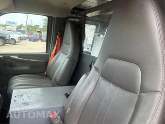 2013 Chevrolet Express 2500 Cargo Van 1WT 135.0" WB - miniatura 10