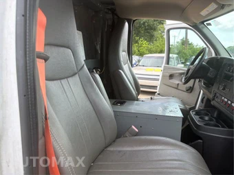 2013 Chevrolet Express 2500 Cargo Van 1WT 135.0" WB - miniatura 12