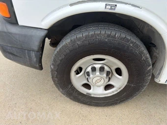 2013 Chevrolet Express 2500 Cargo Van 1WT 135.0" WB - miniatura 26
