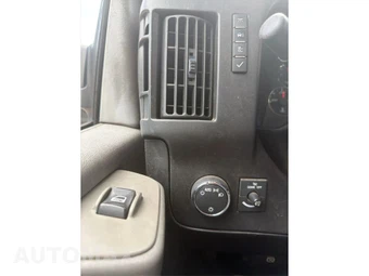 2013 Chevrolet Express 2500 Cargo Van 1WT 135.0" WB - miniatura 30