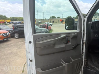 2013 Chevrolet Express 2500 Cargo Van 1WT 135.0" WB - miniatura 32