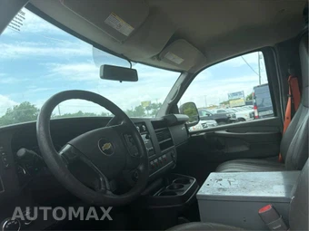 2013 Chevrolet Express 2500 Cargo Van 1WT 135.0" WB - miniatura 34
