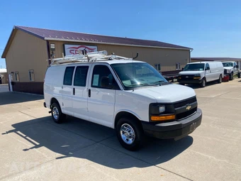 2013 Chevrolet Express 2500 Cargo Van 1WT 135.0" WB - miniatura 4