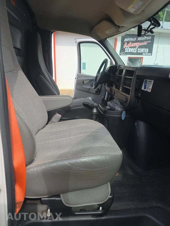 2013 Chevrolet Express 2500 Cargo Van 1WT 135.0" WB – miniatura 17