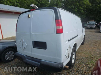 2013 Chevrolet Express 2500 Cargo Van 1WT 135.0" WB – miniatura 3