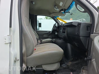 2013 Chevrolet Express 2500 Cargo Van 1WT 135.0" WB – miniatura 28
