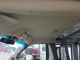 2013 Chevrolet Express 2500 Cargo Van 1WT 135.0" WB – miniatura 4