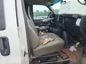 2013 Chevrolet Express 3500 Cargo Van 1WT 135.0" WB – miniatura 8