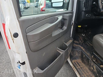 2013 Chevrolet Express 3500 Cargo Van 1WT 135.0" WB – miniatura 9