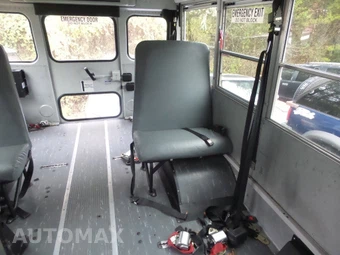 2013 Chevrolet Express 3500 Cutaway 1WT DRW - miniatura 25