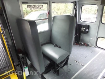 2013 Chevrolet Express 3500 Cutaway 1WT DRW - miniatura 27