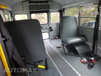 2013 Chevrolet Express 3500 Cutaway 1WT DRW - miniatura 34