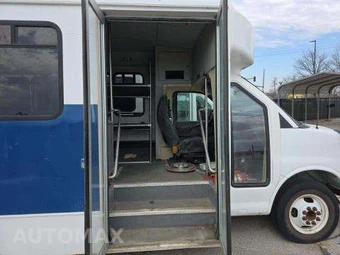 2013 Chevrolet Express 3500 Cutaway 1WT DRW - miniatura 17