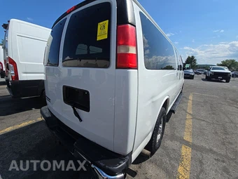 2013 Chevrolet Express 3500 Passenger Van LT 1LT 155.0" WB - miniatura 4
