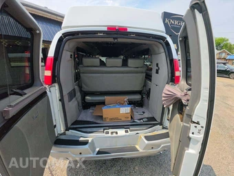 2013 Chevrolet Express 3500 Passenger Van LT 1LT 155.0" WB - miniatura 12