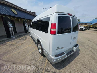 2013 Chevrolet Express 3500 Passenger Van LT 1LT 155.0" WB - miniatura 2