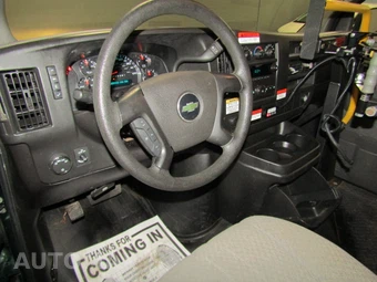 2013 Chevrolet Express 3500 Passenger Van LT 1LT 155.0" WB - miniatura 9
