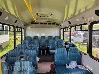 2013 Chevrolet Express 4500 Cutaway 2WT DRW - miniatura 2
