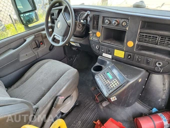 2013 Chevrolet Express 4500 Cutaway 2WT DRW - miniatura 3