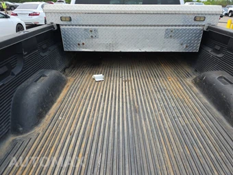 2013 Chevrolet Silverado 2500HD WT Crew Cab Medium Bed – miniatura 16