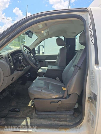 2013 Chevrolet Silverado 3500HD Cab Chassis WT Regular Cab 1WT – miniatura 6