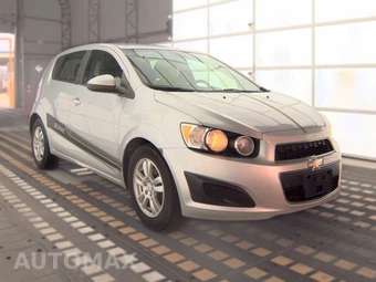 2013 Chevrolet Sonic LT Hatchback 1SC – miniatura 3