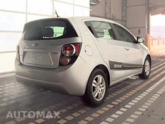 2013 Chevrolet Sonic LT Hatchback 1SC – miniatura 4