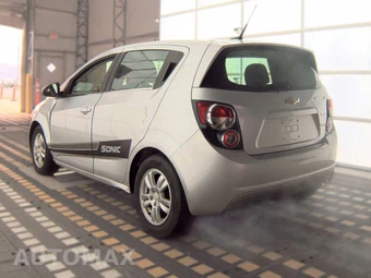2013 Chevrolet Sonic LT Hatchback 1SC – miniatura 6