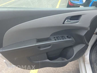 2013 Chevrolet Sonic LT Hatchback 1SC – miniatura 9