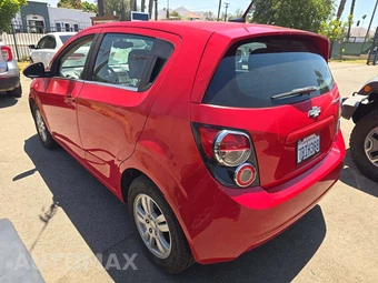 2013 Chevrolet Sonic LT Hatchback 1SD – miniatura 2